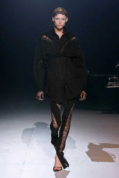 Look 5